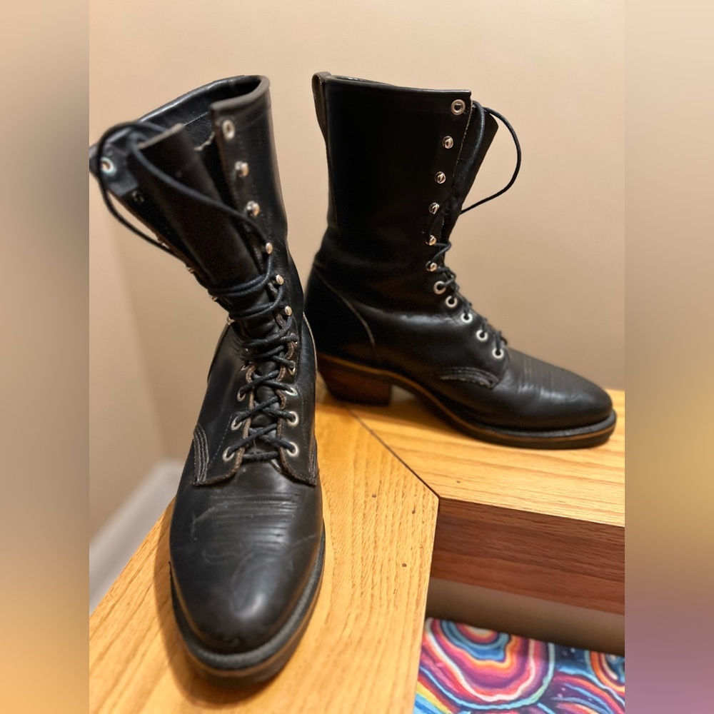 Chippewa men’s vintage logger boots.